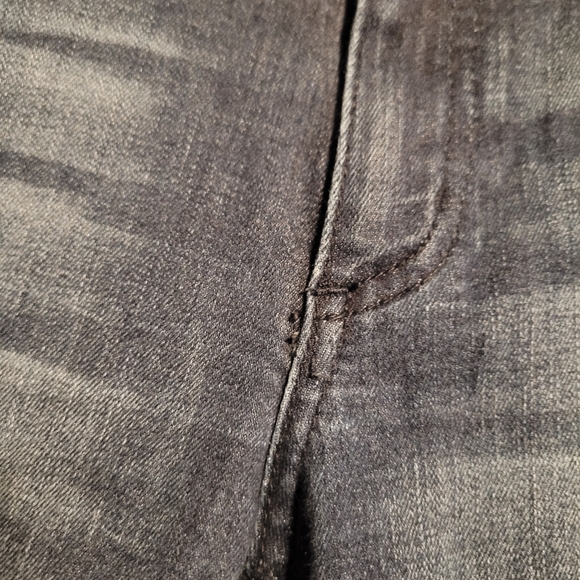 GJG Denim Distressed Jeans - Picture 5 of 16
